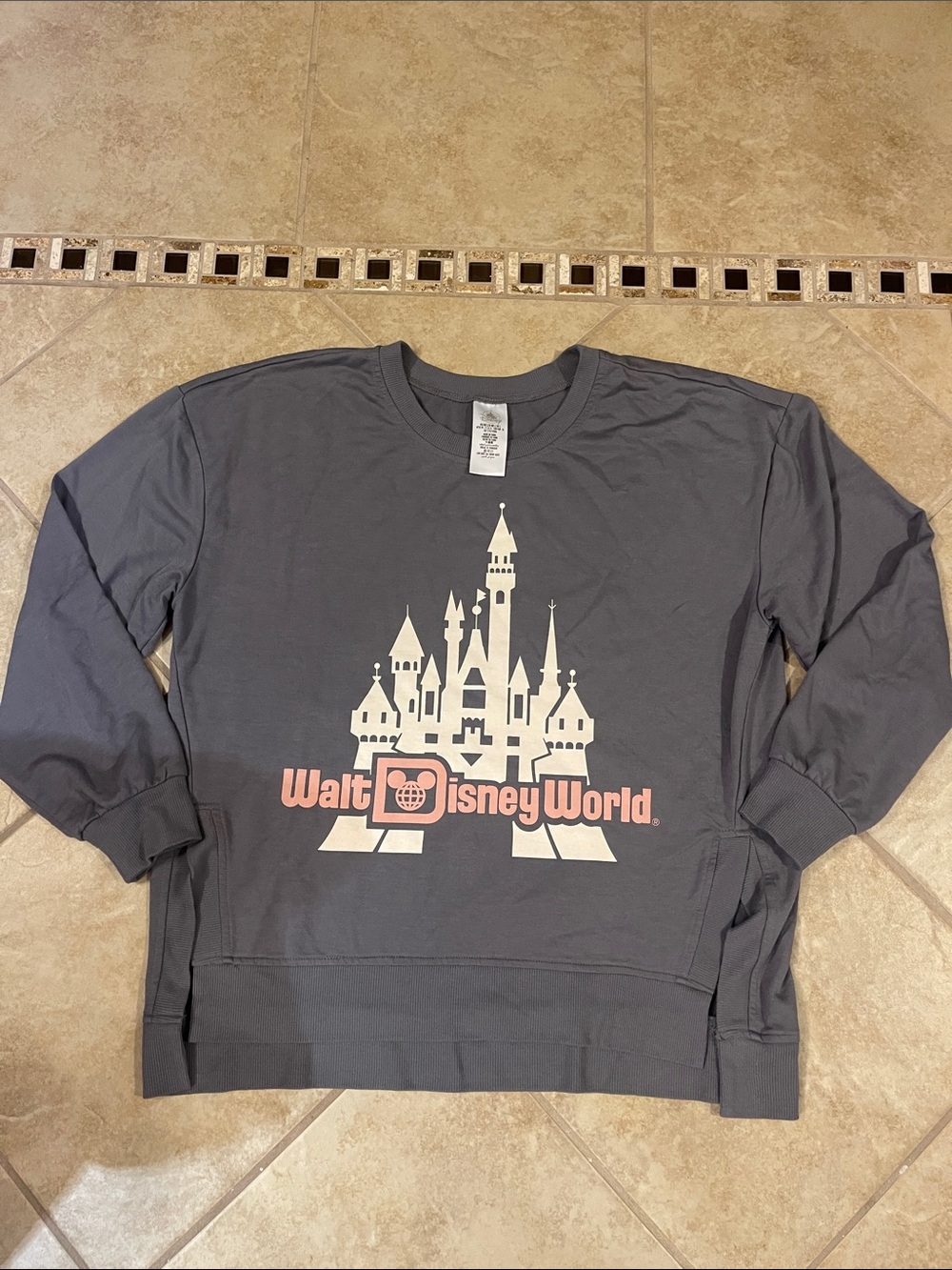 Disney Walt Disney World Castle Jersey Lightweight Sweatshirt Size Large NWOT - Picture 5 of 6